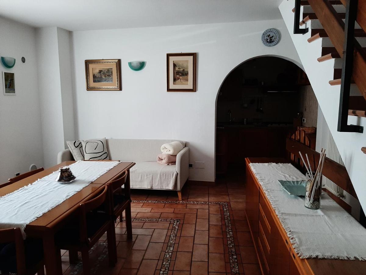 Вілла La Casa Di Walter E Rosa Кастель-ді-Сангро Екстер'єр фото